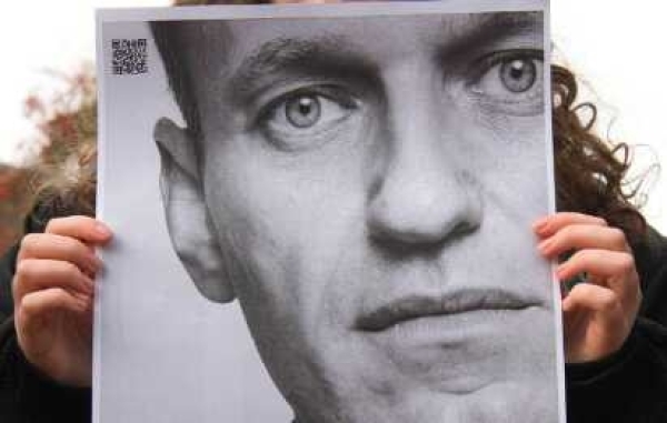 Появилась биография следователя терроризирующего мать Навального